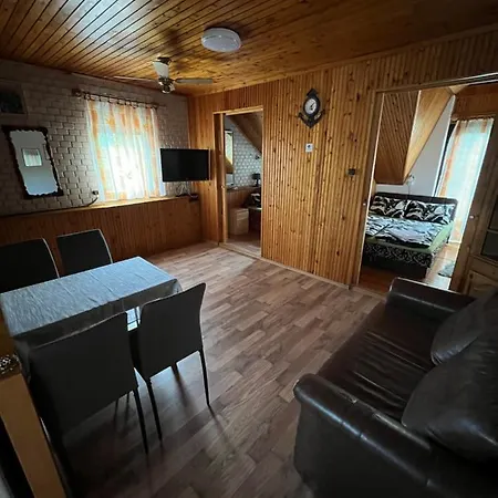 Marika Lejlighed Szántód